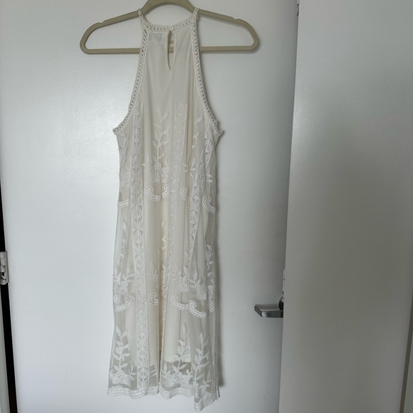 Embroidered Lace Jun Ivy Dress - Picture 4 of 9